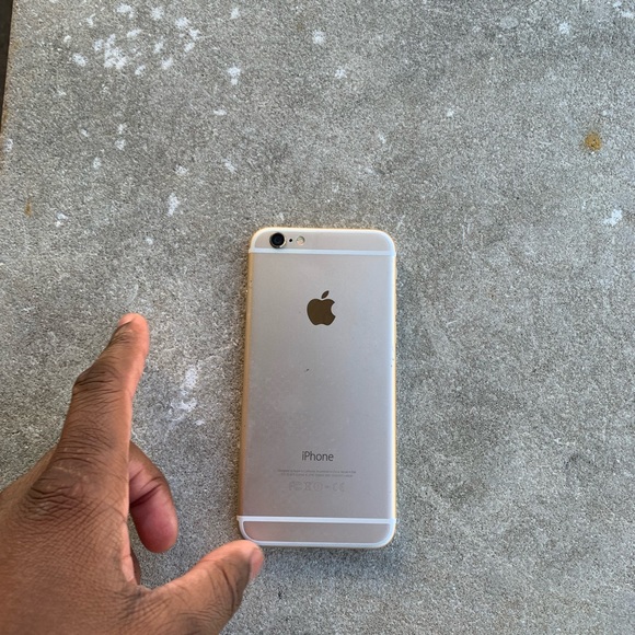 iPhone 6 - Picture 2 of 3